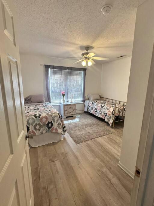 Вилла Adorable 3Br/2Ba W/ Garage 2Min Walk Ecu Health Гринвилл Экстерьер фото