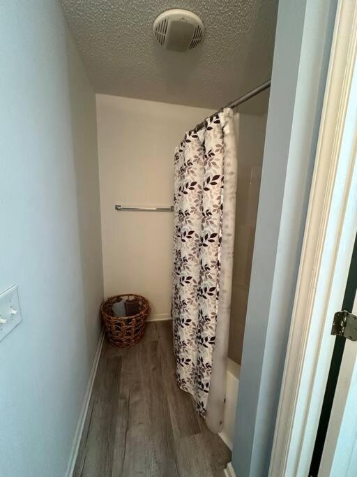 Вилла Adorable 3Br/2Ba W/ Garage 2Min Walk Ecu Health Гринвилл Экстерьер фото