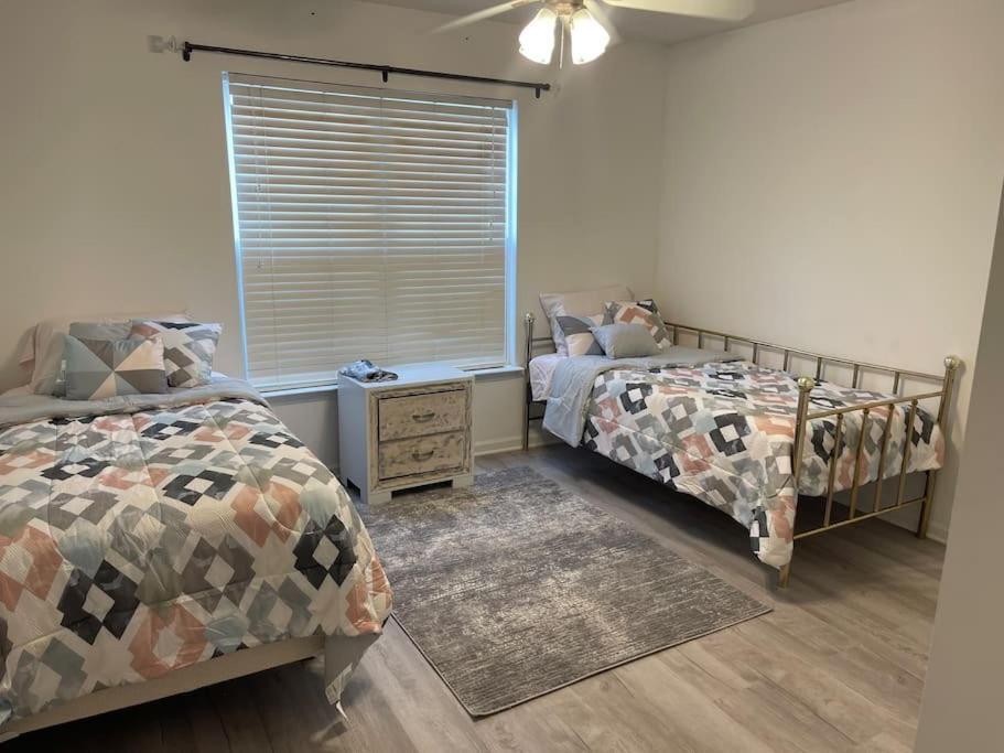 Вилла Adorable 3Br/2Ba W/ Garage 2Min Walk Ecu Health Гринвилл Экстерьер фото
