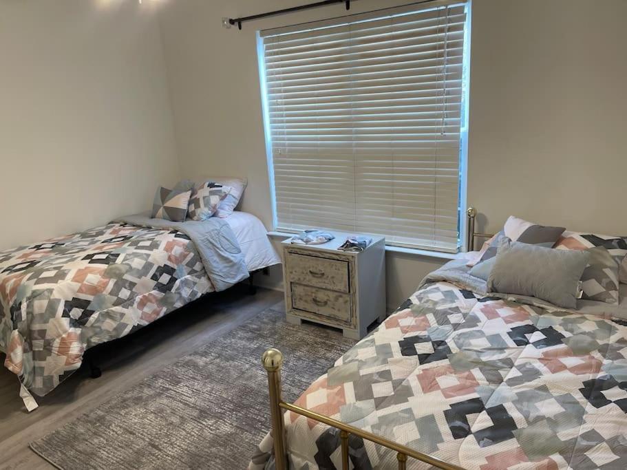 Вилла Adorable 3Br/2Ba W/ Garage 2Min Walk Ecu Health Гринвилл Экстерьер фото