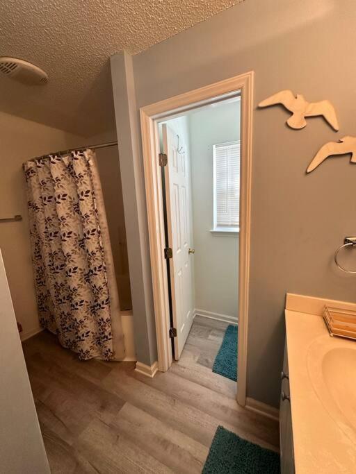 Вилла Adorable 3Br/2Ba W/ Garage 2Min Walk Ecu Health Гринвилл Экстерьер фото